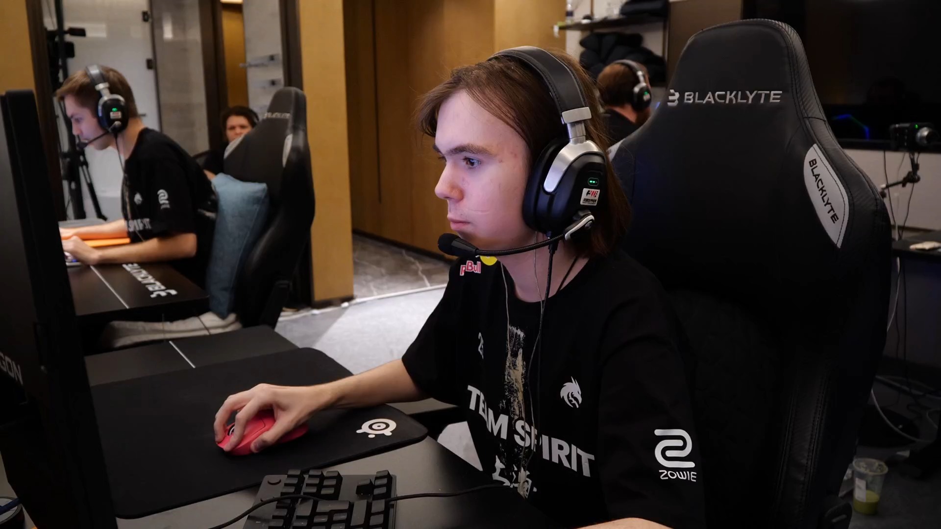 周鹏因脚踝 周鹏因脚踝