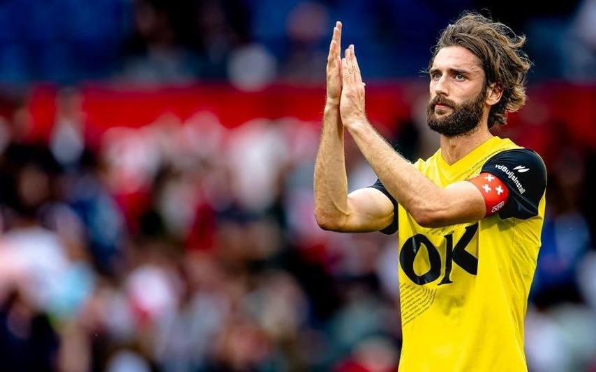 19岁埃亚拉：很荣幸斯瓦泰克曾参加我在纳达尔网校的毕业典礼.